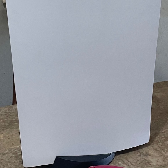 Ps5 and a new pink controller - Picture 4 of 7